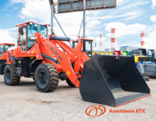 Фронтальный погрузчик MOLOT 280M